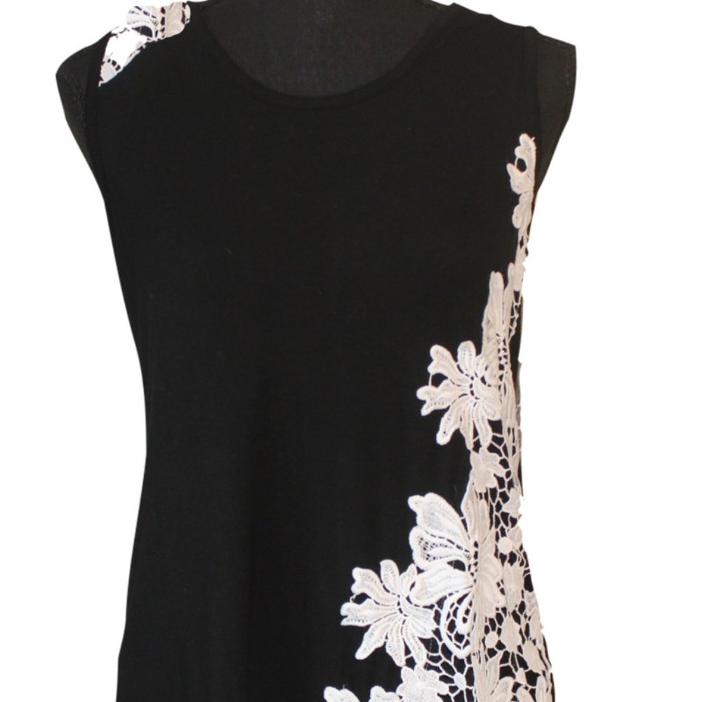 INC Black and White top with White Floral Crochet, sleeveless, Size XL P